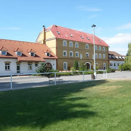 Hotel Na Statku 3*